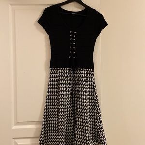 Xoxo black and white wool dress, it’s M😍so cute